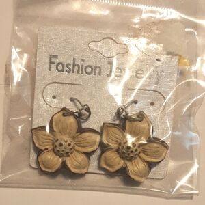 Floral Earrings in Cream and Silver